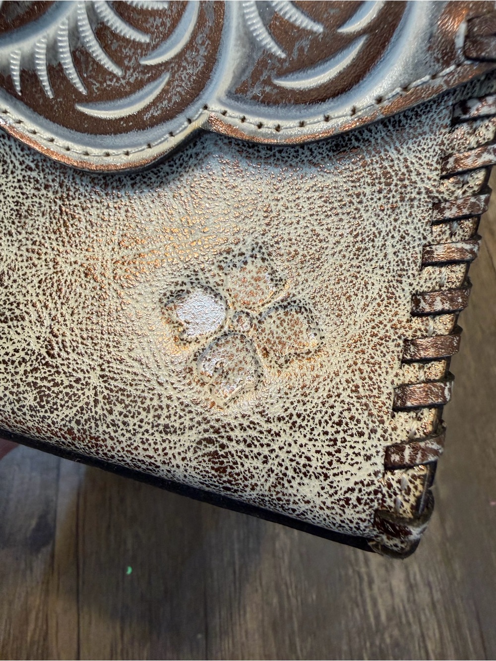 Patricia Nash Sarola Tooled Leather Crossbody Bag Gold & Ivory Floral Western - Picture 6 of 11